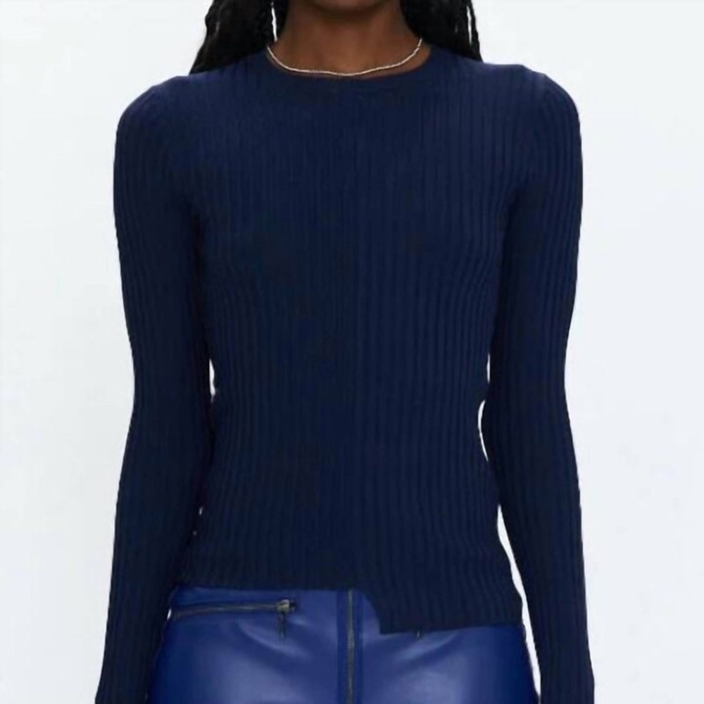 Classic Ribbed Long-Sleeve Sweater — Navy